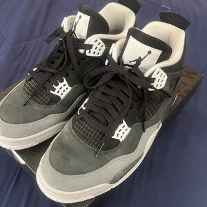 Men’s Jordan 4 size 10